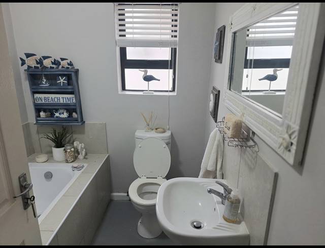 3 bed property for sale in GOLDEN MILE